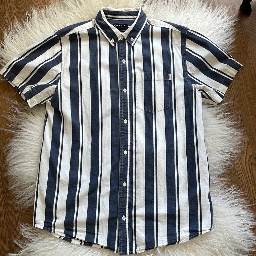 EMPYRE, ss button up, blue and white stripe, sz L, EXCELLENT CONDITION
